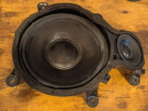 Volvo OEM Premium Sound Right Front Door Speaker 9472753 Gold label S60 V70 XC70 - Picture 1 of 3