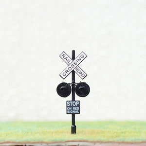 4 x HO Scale Railroad Crossing Signals 2mm LEDs made + 2 Circuit board flashers - Picture 1 of 9