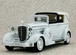 CADILLAC Town Car - 1933 - white - Signature Models 1:32 - Bild 1 von 5