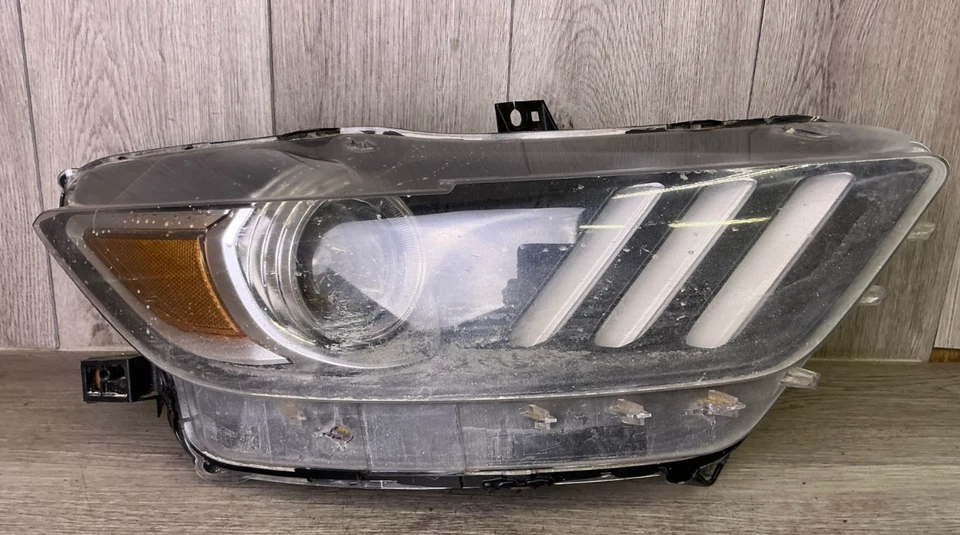 # 2015 2016 2017 Ford Mustang pasajero derecho xenón faros HID fabricante de equipos originales Foto 1 de 4