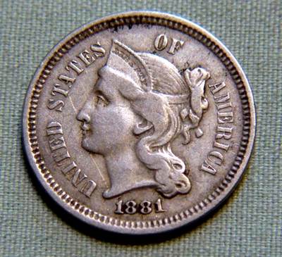 1881 3 Cent Nickel Piece Choice Details With Visible Pillar Lines - Lot 594 - Image 1 of 2