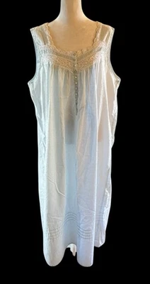 Camisón largo sin mangas con ribete de encaje a rayas y puntos suizos azul claro XL Eileen West Foto 1 de 4