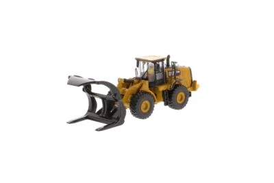 Diecast Masters CAT 972M Radlader Holzgabel 85950 - Bild 1 von 4