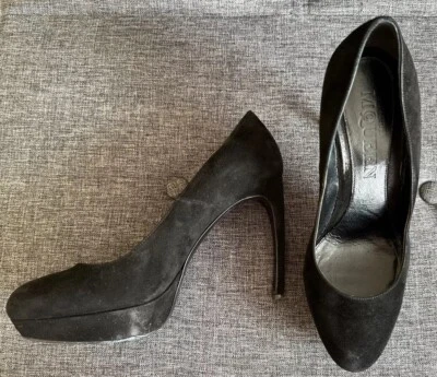 Alexander McQueen Negro Gamuza Plataforma Icónico Stiletto Armadillo Tacón Curvo 6/39 Foto 1 de 4