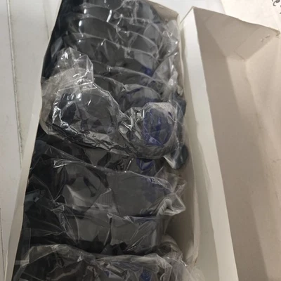 GAFAS DE SEGURIDAD PYRAMEX VENTURE II MARCO NEGRO LENTE GRIS HUMO SB1820S (12 PARES) Foto 1 de 2