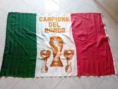 Bandiera ITALIA Mondiali di calcio SPAGNA 1982 flag CAMPIONI DEL MONDO 140 x 90 - Immagine 1 di 4