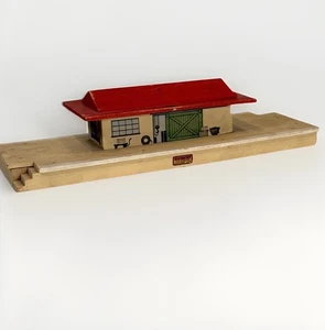 Meccano Ltd. Hornby Dublo Pre-war Wooden Train Station 1938 Made in England - Picture 1 of 8