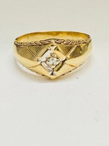 10k yellow Gold Women's Ring With Diamond Size 9.5 - Picture 1 of 3