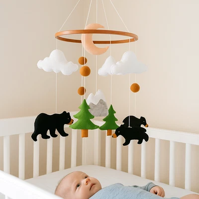 Berço de feltro móvel Woodland Bear bebê berço neutro bebê nuvem móvel feito à mão - Imagem 1 de 4