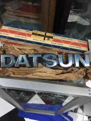 Datsun NISSAN 720 Pickup Truck FRONT GRILLE EMBLEM BADGE Genuine Nos Japan - Image 1 of 4