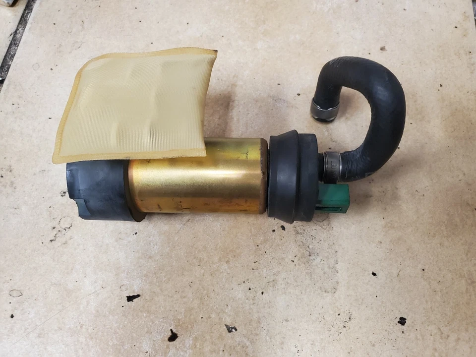 2000 2001 2002  LINCOLN LS FUEL PUMP MOTOR - Image 1 of 1