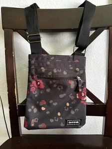 Dakine Women's Floral Tropical Hawaiian Crossbody Bag Purse - Picture 1 of 4