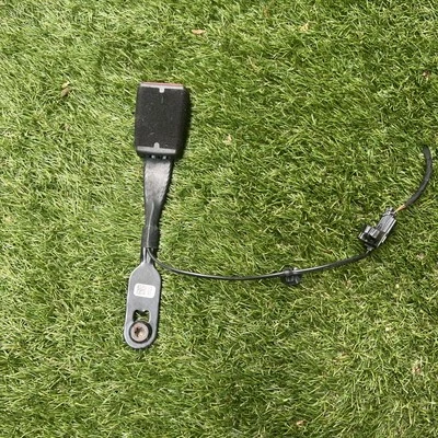 GMC SIERRA 1500 LIMITED HEBILLA DE CINTURÓN DE SEGURIDAD LATERAL DERECHO OEM 2019-2024 Foto 1 de 3