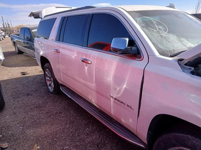 Conjunto de puerta delantera derecha usado se adapta a: GMC Yukon XL 1500 2017 delantera derecha gr Foto 1 de 4