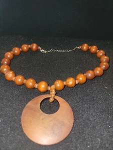 Collar de cuentas de madera hecho a mano INV#2116W - Imagen 1 de 3