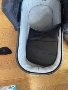 UPPABABY Bassinet For Cruz Black  Great Condition! - Picture 1 of 4