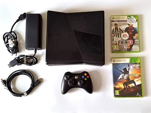 CONSOLE MICROSOFT XBOX 360 E SLIM NERA 250 GB + ACCESSORI E GIOCHI IN REGALO - Foto 1 di 13