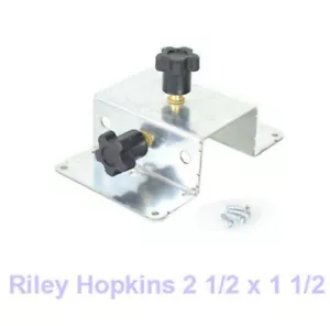Riley Hopkins y Riley Hopkins JR: 2-1/2 x 1-1/2 soporte de placa de serigrafía - Imagen 1 de 1