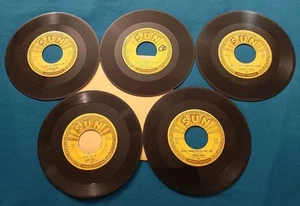 Johnny Cash 5 45 LOT Come In Stranger, Train Of Love, Big River, Mean Eyed Cat - Picture 1 of 3