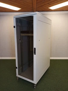 Serverschrank 19", 32HE, Glastür, 600mm x 1000mm, zerlegbar, Triton RMA-32-A61-C - Bild 1 von 13