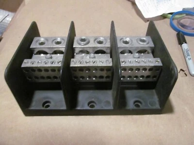 NEW ILSCO PDB-212-500-3 POWER DISTRUBITION BLOCK B-296 - Image 1 of 4