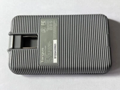 Targus APA69 Black & Gray Portable 100-240V 4.75A 90W Max Compact Laptop Charger - Image 1 of 2