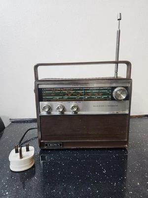 Crown Vintage Solid State 11 Transistor Radio Fully Working Order Retro Prop 70s - Image 1 of 4