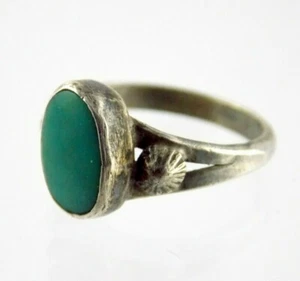 Unmarked Southwestern Sterling Silver Green Stone Ring 2.2 Grams Size 5.25 - 5.5 - Imagen 1 de 10