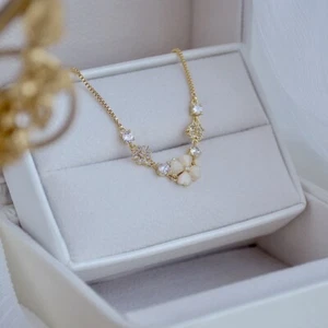 Clover Plated Gold Cat's Eye Moonlight Stone Women Girl Charm Bracelet Gift - Picture 1 of 10