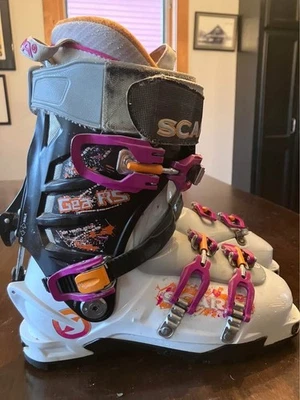 Botas de esquí de travesía alpina Scarpa Gea RS para mujer 26,0 Mondo talla 9 EE. UU. Foto 1 de 4