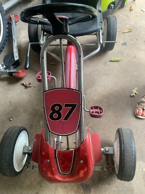 Radio Flyer Pedal Car 87 Speedy Box Car Go-Kart Foto 1 de 4