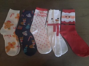 Fünf Paar Weihnachten festliche Damen Teens Neuheit Socken Größe 5 bis 10 - Bild 1 von 6
