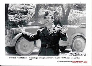 Corellis Mandoline - Nicolas Cage - 4 Pressefotos - 13x18cm (5478) - Bild 1 von 4