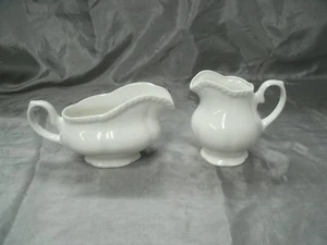 Johnson Bros OLD ENGLISH WHITE 12 oz Gravy Boat & 4" Creamer Ironstone England - Picture 1 of 5