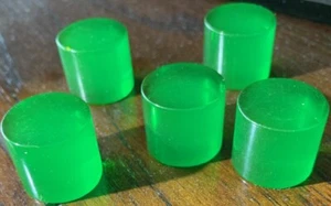 Cylindres verts translucides vintage bakélite ou lucite. Beaucoup disponibles. - Photo 1/3