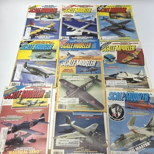 Lote De 10 Revistas Modeladoras A Escala Años 90 De Colección Aviones USAF Militares - Imagen 1 de 11