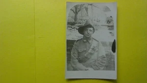 WW1 Portrait of Australian Soldier - RPPC - Photo Postcard - Picture 1 of 3