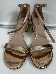 STUART WEITZMAN SIMPLE SANDALS ROSE GOLD METALLIC LEATHER Sz 11 BLOCK HEEL NEW - Picture 1 of 6