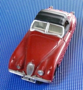 1/32 : JAGUAR XK 120 CORGI - EN BON ETAT - A VOIR PARE-BRISE - Foto 1 di 5