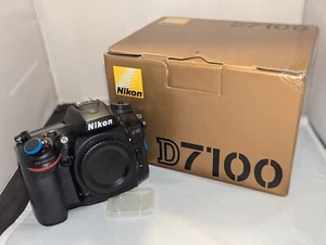 Nikon D7100 w/18-200mm VR Lens-Battery & Charger-New Cards Shutter count 11,877 - Picture 1 of 15