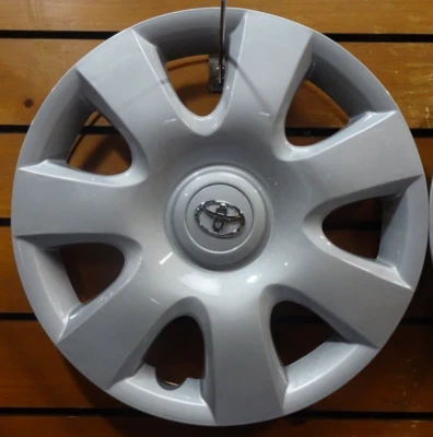 (1) 15" Silver Replacement Hubcaps fit Toyota Camry 2002-2004 61115 - Image 1 of 4
