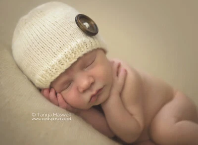 Hand Knitted Baby Hat Beanie Photo Prop Boy Ivory Newborn-12M premium Neutral Foto 1 de 4