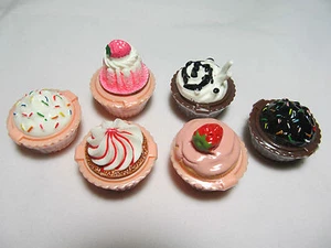 Set of 3 Factory Sealed Cupcake Lip Gloss 1.25" - Picture 1 of 7