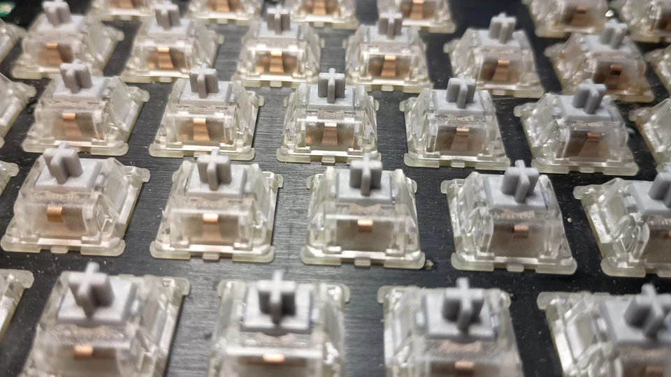 CHERRY MX SPEED SILVER Switches - 1,2 mm Pre-Travel, 45g - 89x - Bild 1 von 3