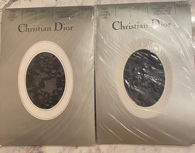 Duas meia-calça Christian Dior vintage feminina tamanho 2 e 3 preta floral pé de sandália - Imagem 1 de 4