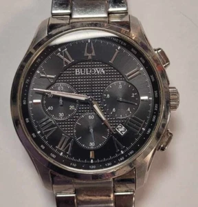 Bulova 96B288 Wilton klassisches schwarzes Zifferblatt Herrenuhr - Bild 1 von 7