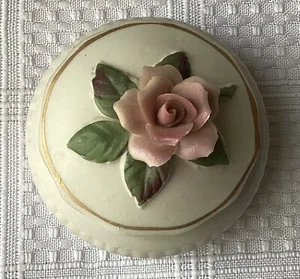Vintage Japanese Porcelain Ring/ Trinket Box with 3-D Flower-design - Picture 1 of 9