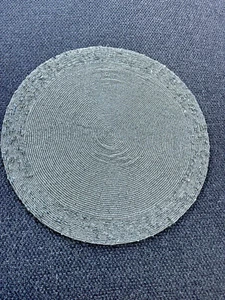 "Cargador de mantel individual Tahari Home con cuentas lentejuelas plateadas vacaciones de Navidad 15"" nuevo con etiquetas" - Imagen 1 de 3