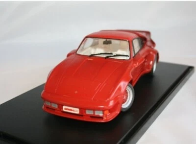 Modellino Porsche 911 Gemballa Avalanche  Ferro scala 1: 24 Rosso marca Revell. - Immagine 1 di 4