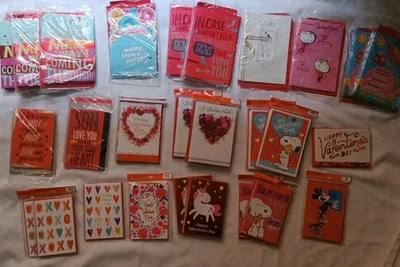 Lot Of New 154 Valentine's Day Greetings Cards With Envelopes Hallmark     /lot2 - Image 1 of 4